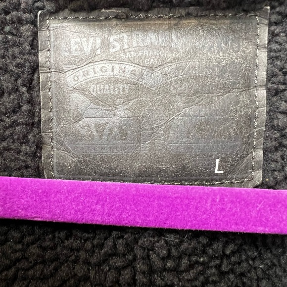 Women’s Levi trucker Sherpa jacket size L - Picture 3 of 4